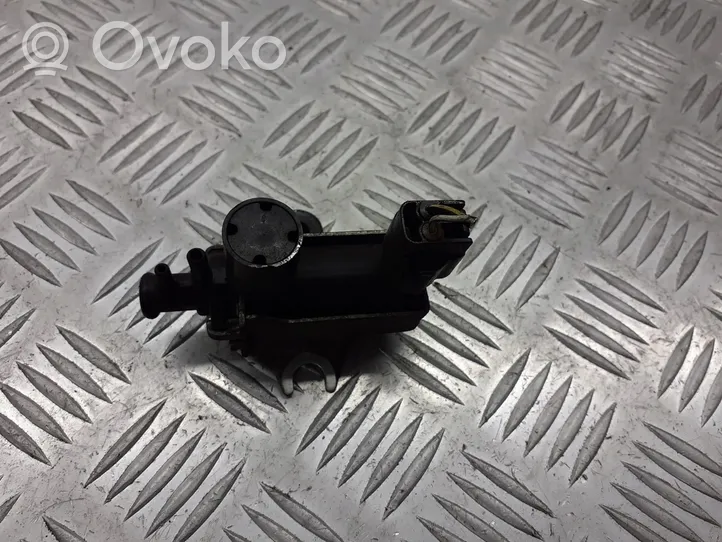 Toyota Yaris Vacuum valve 25819-33010