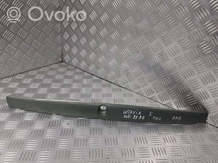 Skoda Octavia Mk1 (1U) Becquet de lunette arrière 