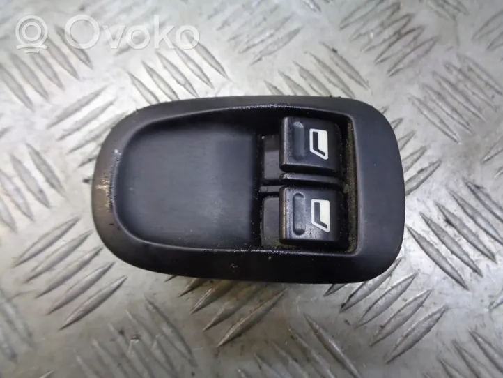 Peugeot 206 Ramka przycisków otwierania szyby drzwi przednich 