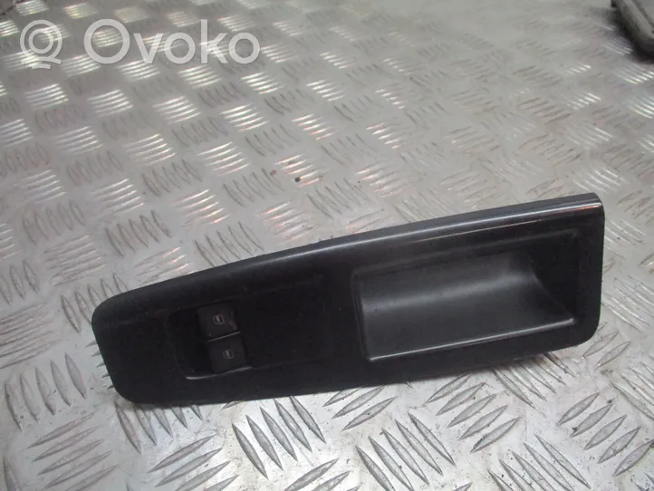 Volkswagen Polo IV 9N3 Rivestimento pulsantiera finestrino della portiera anteriore 6Q1867171