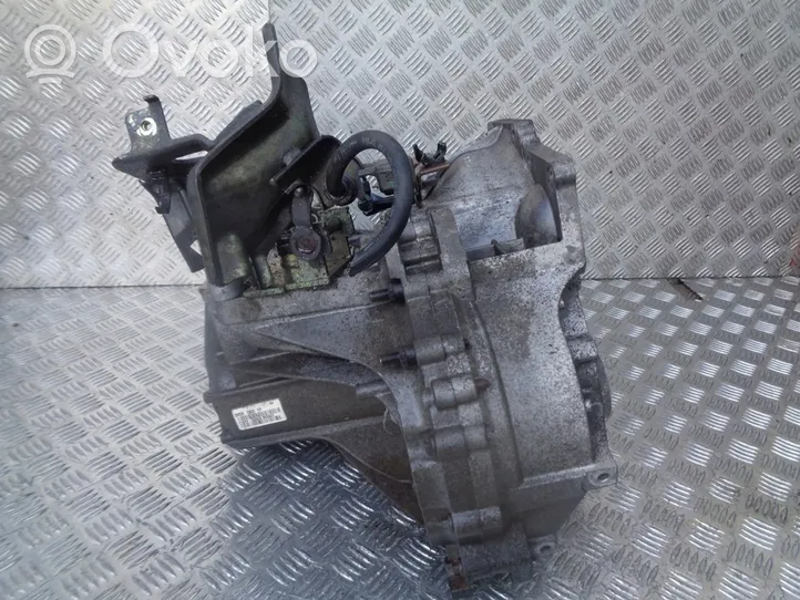 Mazda 3 I Boîte de vitesses manuelle à 4 vitesses 3M5R-7F096-YF