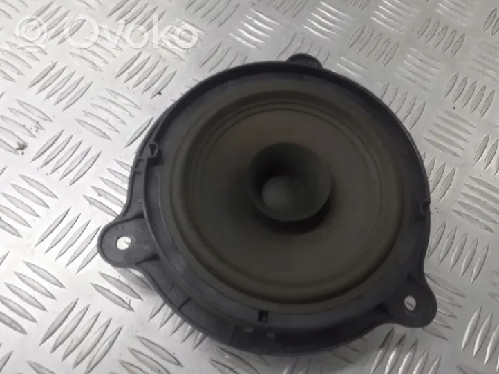 Nissan Primera Enceinte subwoofer 28156AV700