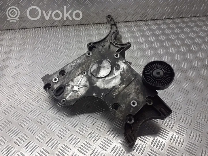 Land Rover Freelander Mocowanie alternatora YLU103010