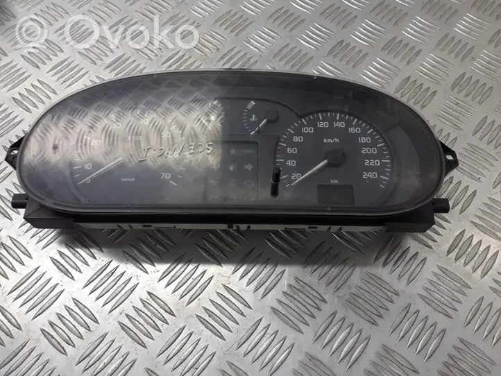 Renault Scenic I Tachometer 8200071820