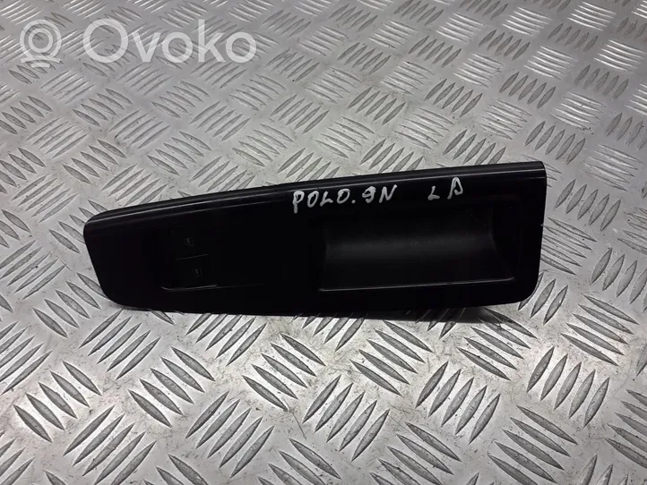 Volkswagen Polo IV 9N3 Rivestimento pulsantiera finestrino della portiera anteriore 6Q1867171