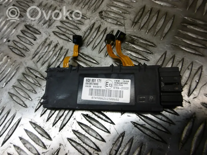 Volkswagen Polo IV 9N3 Boîtier module alarme 6Q0951171