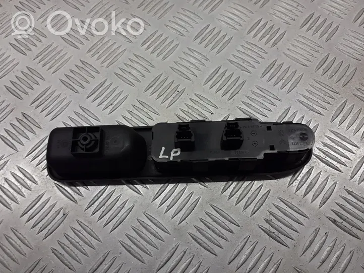 Peugeot 307 Support bouton lève vitre porte avant 96531124XT