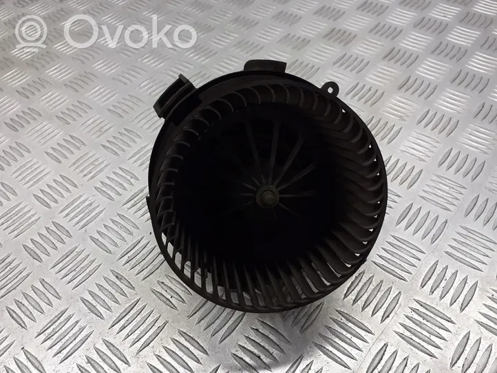 Opel Zafira B Moteur de ventilateur porte avant BEHRD8087