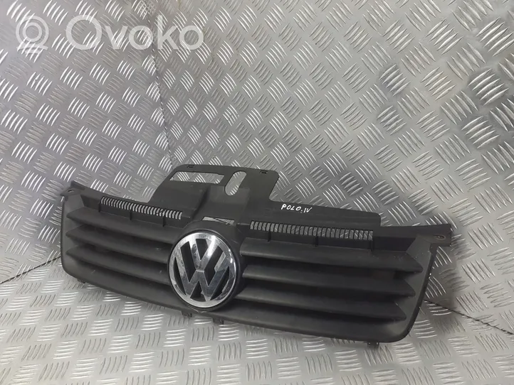 Volkswagen Polo Kratka wlotu powietrza na maskę 6Q0853651