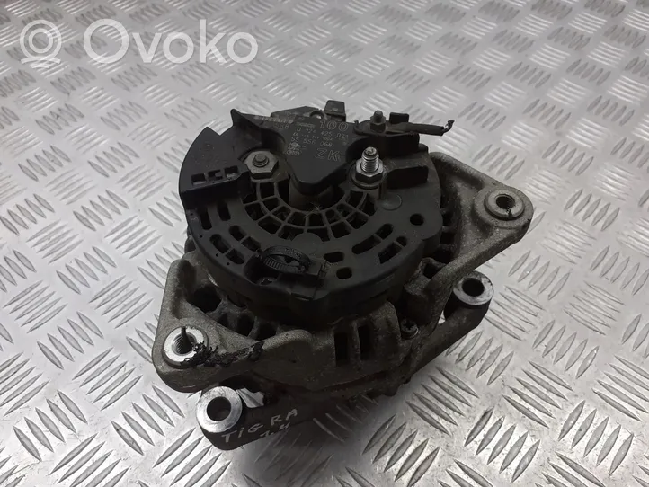 Opel Tigra B Generator/alternator 55556068