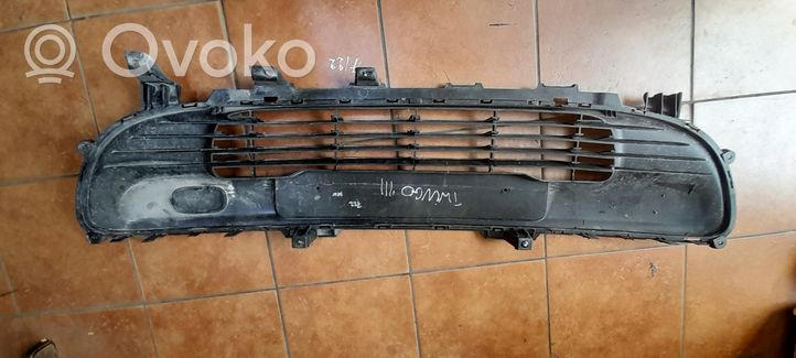 Renault Twingo III Front bumper lower grill 