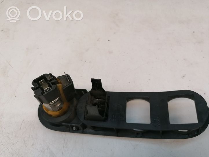 Renault Master II Interruttore luci di emergenza 7700351884