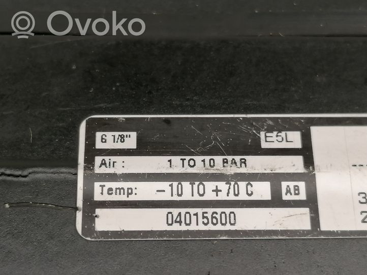 Ford Transit Oro skirstytuvas/ vožtuvų blokas (pneumatinė važiuoklė) 04015600