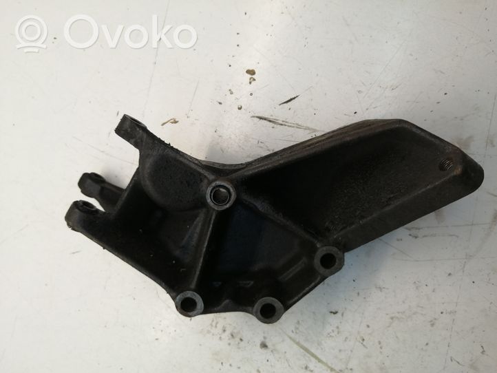 Peugeot Boxer Ohjaustehostimen pumpun kannake 9611390080