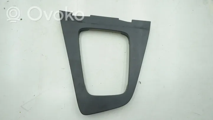 Volvo S60 Rivestimento in plastica cornice della leva del cambio 9184816