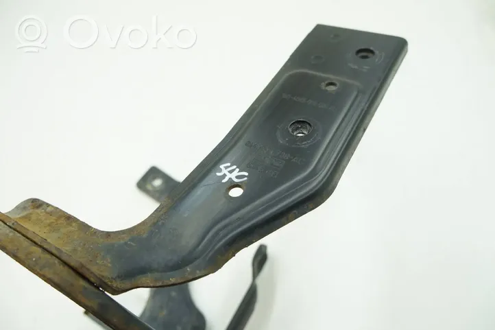 Volvo V50 Power steering pump mounting bracket 3M513K738AC