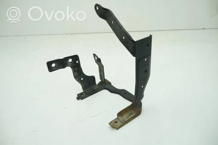 Volvo V50 Power steering pump mounting bracket 3M513K738AC