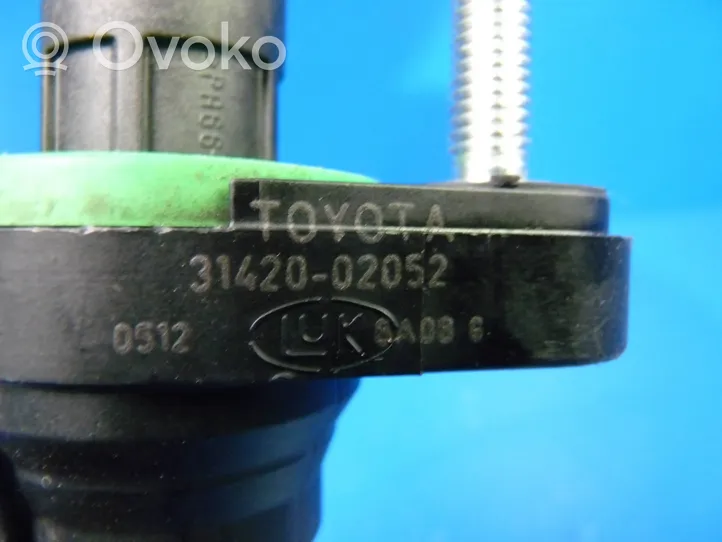 Toyota Avensis T270 Główny cylinder sprzęgła 3142002052