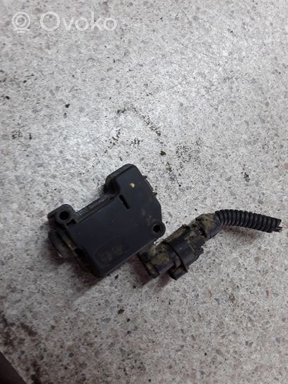 Opel Astra J Serratura del tappo del serbatoio del carburante 