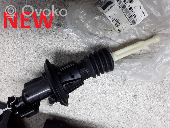 Peugeot 5008 II Główny cylinder sprzęgła 9809425480