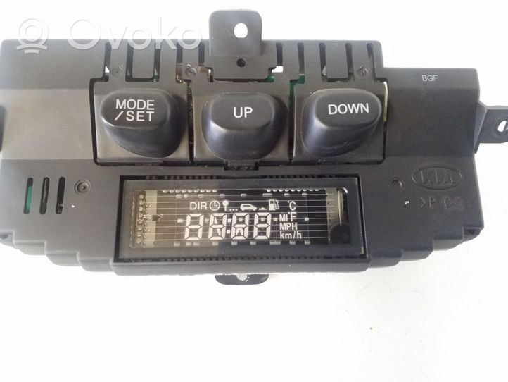 KIA Sorento Monitor / wyświetlacz / ekran 957103E710