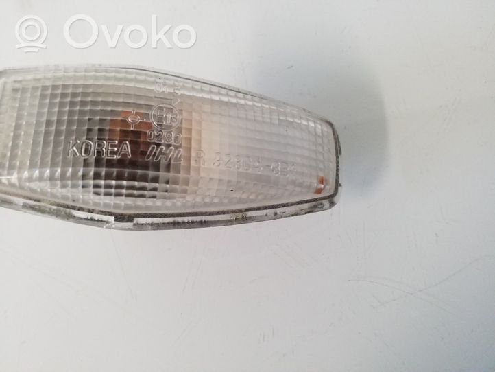 KIA Sorento Etupuskurin suuntavilkku 923043B1