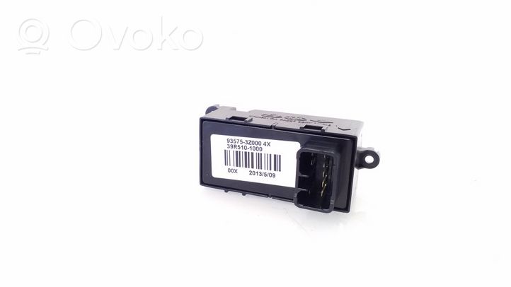 Hyundai i40 Electric window control switch 935753Z000