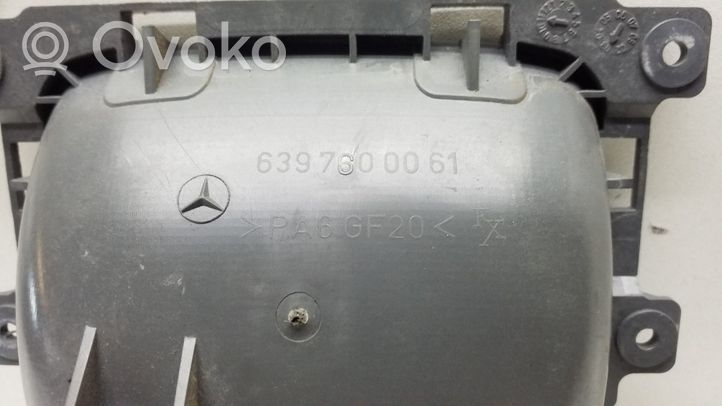 Mercedes-Benz Vito Viano W639 Rączka wewnętrzna drzwi tylnych samochodów dostawczych 6397600061