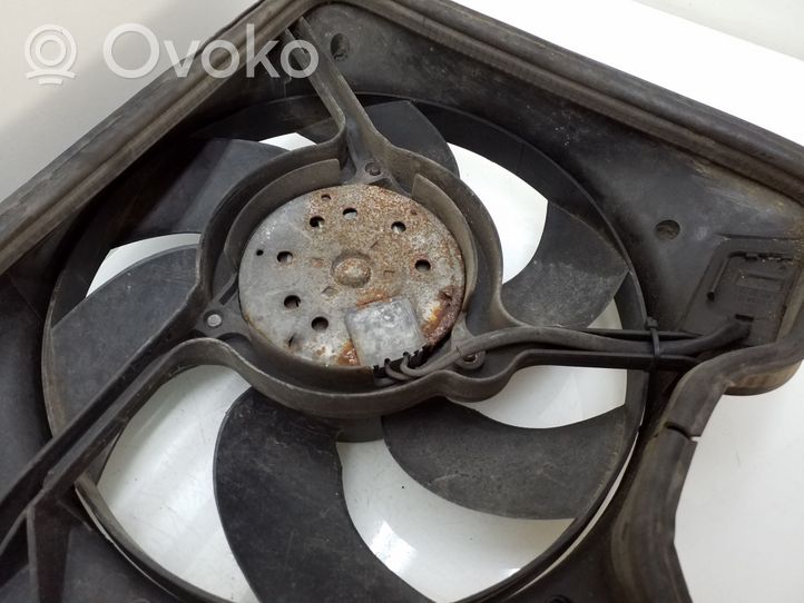 Opel Omega B2 Aro de refuerzo del ventilador del radiador 90570701