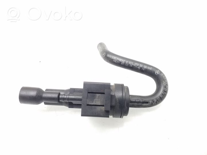 Mercedes-Benz C W205 Valve vacuum 0025407097