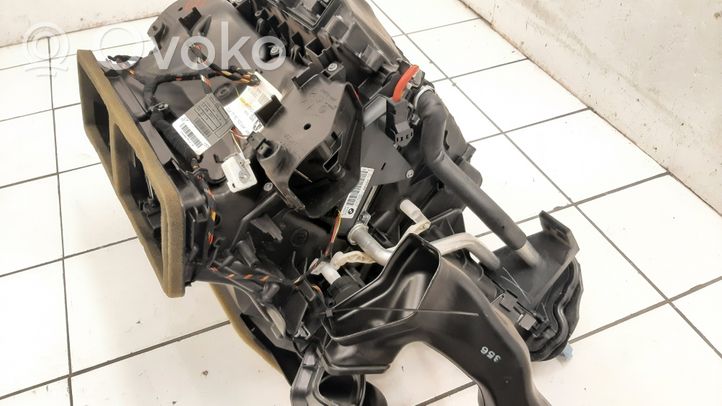 BMW 1 E81 E87 Salono oro mazgo komplektas 22527010