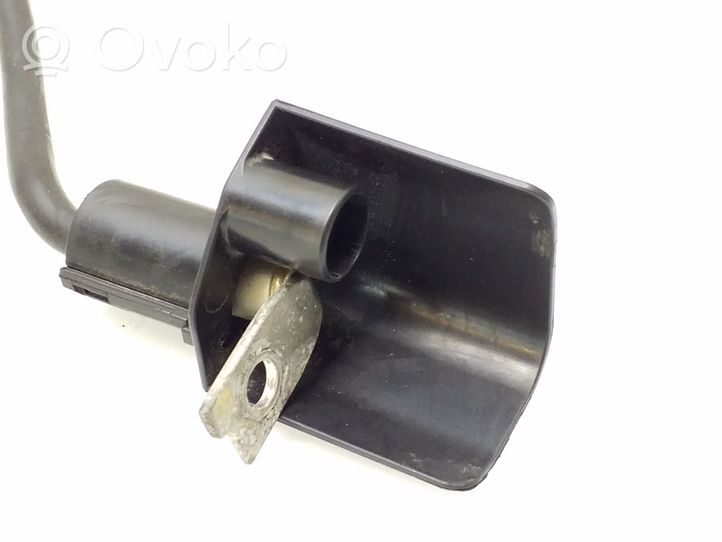 Volkswagen Touran III Câble de batterie positif 5Q0971228C