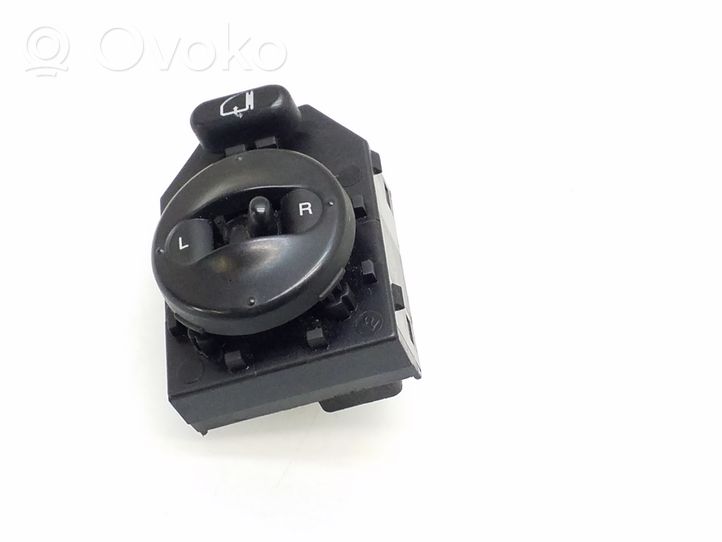 KIA Sorento Wing mirror switch 041122