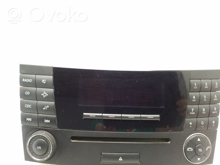 Mercedes-Benz E W211 Radio/CD/DVD/GPS head unit A2118701289