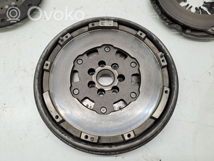 Nissan Qashqai Kupplungssatz 123108271R