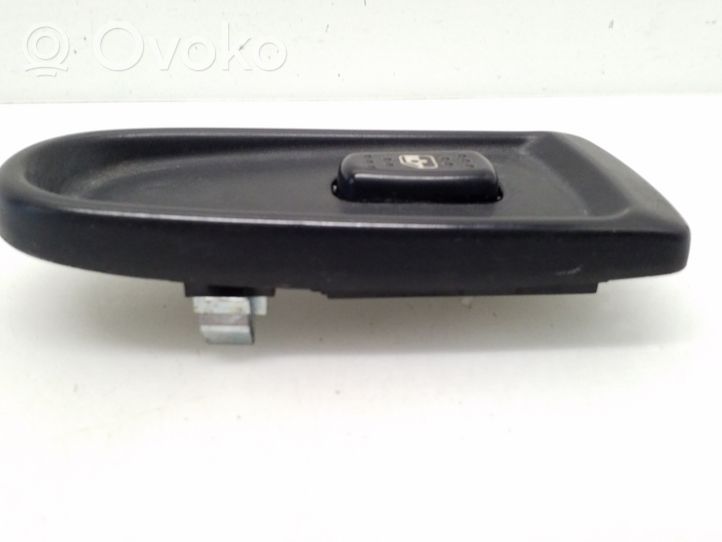 Iveco Daily 35.8 - 9 Electric window control switch 69500479