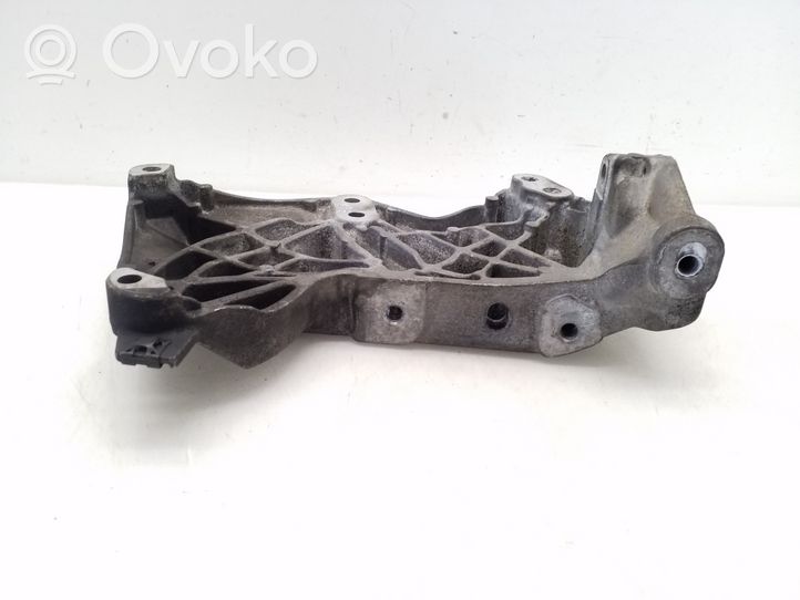 Mercedes-Benz Vito Viano W447 Engine mounting bracket A6222230001