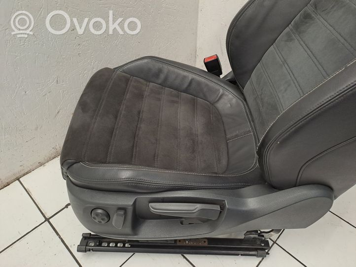 Volkswagen PASSAT CC Juego interior 3C8867012