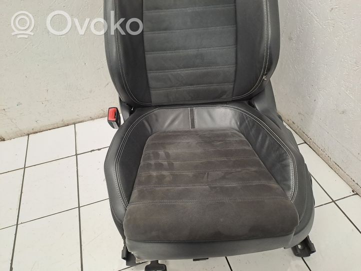 Volkswagen PASSAT CC Juego interior 3C8867012