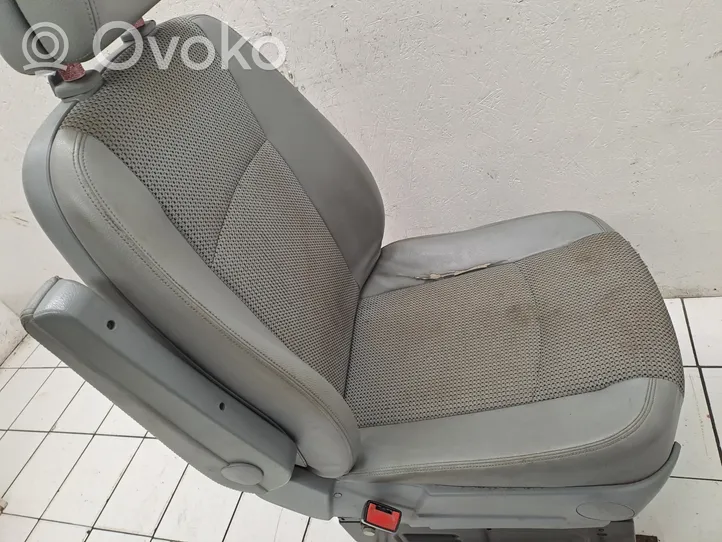 Mercedes-Benz Vito Viano W639 Fotel przedni kierowcy A6399105504