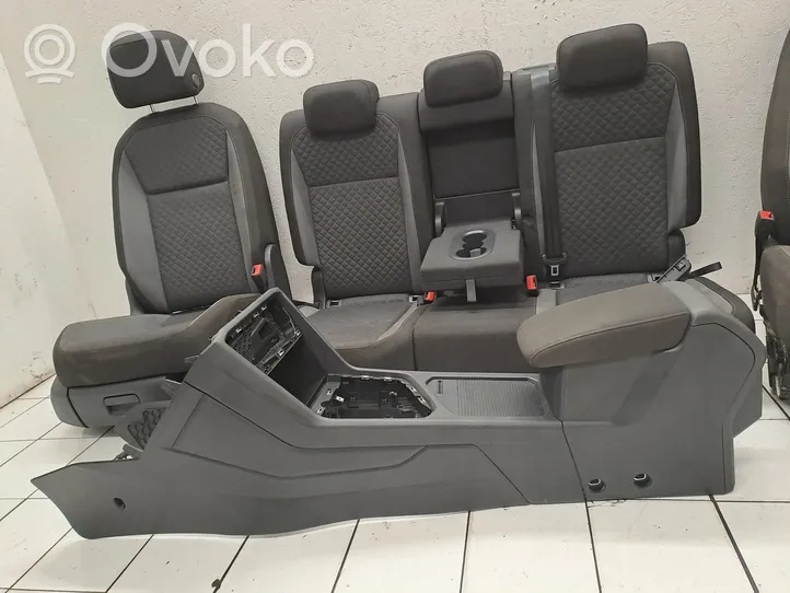 Volkswagen Tiguan Sėdynių komplektas 5QA881105