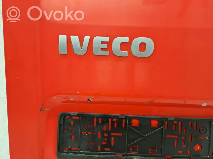 Iveco Daily 35.8 - 9 Porte battante arrière 