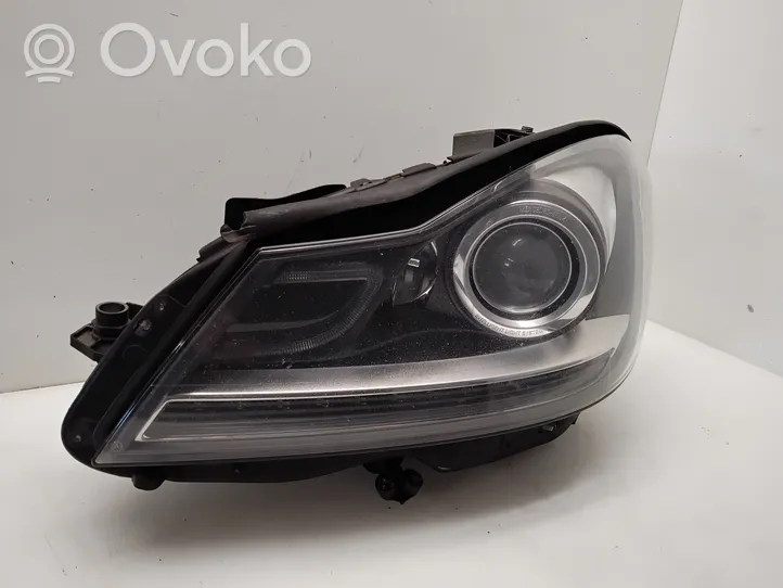 Mercedes-Benz C W204 Lampa przednia A2048205559