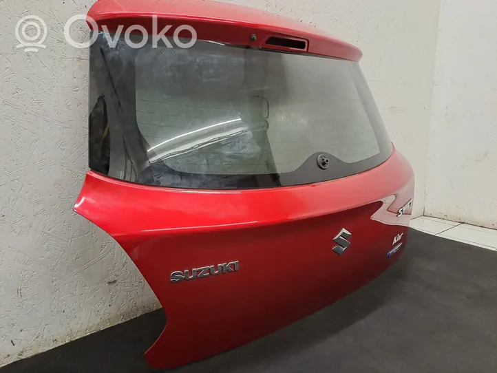 Suzuki Swift Takaluukun/tavaratilan kansi 