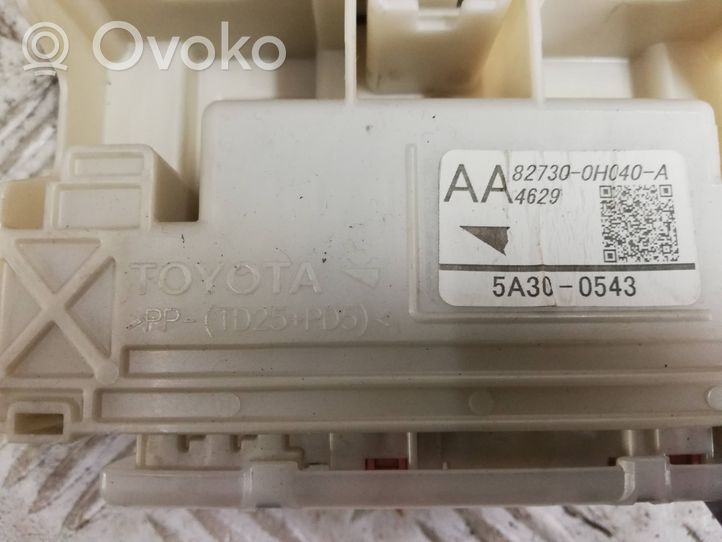 Toyota Aygo AB40 Skrzynka bezpieczników / Komplet 82730-0H040