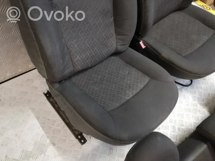 Dacia Duster Seat set 