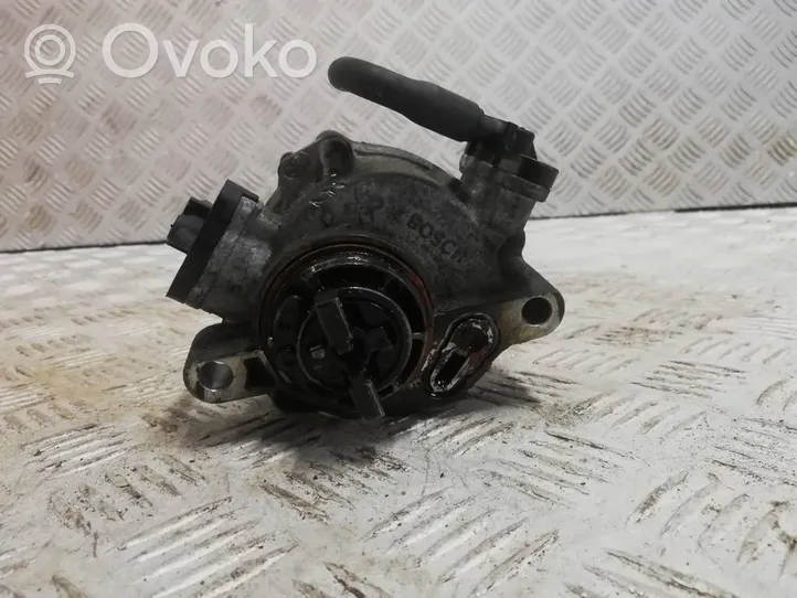 Ford Mondeo MK V Bomba de vacío 9804021880