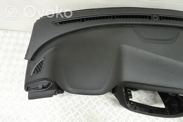 Opel Grandland X Panelė YP000637YX