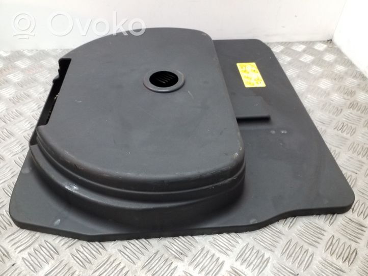 Audi A4 S4 B8 8K Vararenkaan osion verhoilu 8T0012116B