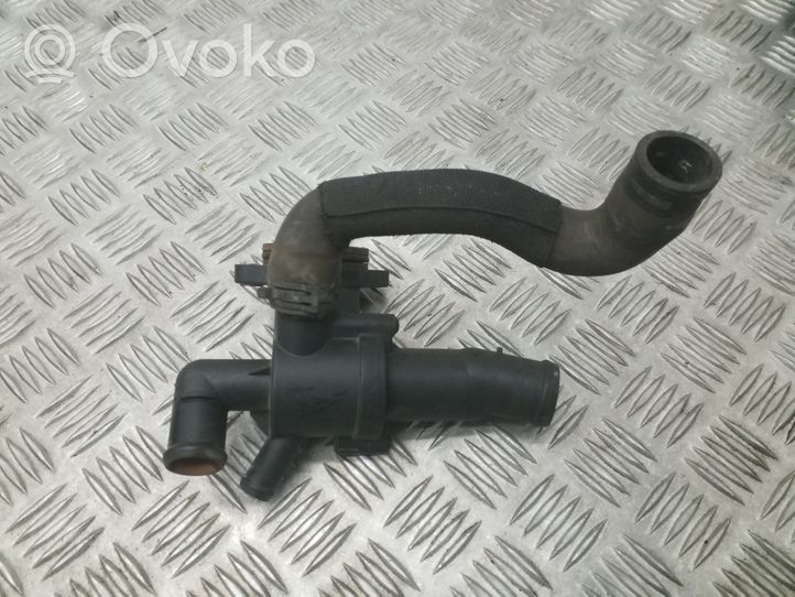 Skoda Fabia Mk2 (5J) Termostat / Obudowa termostatu 03P121111D